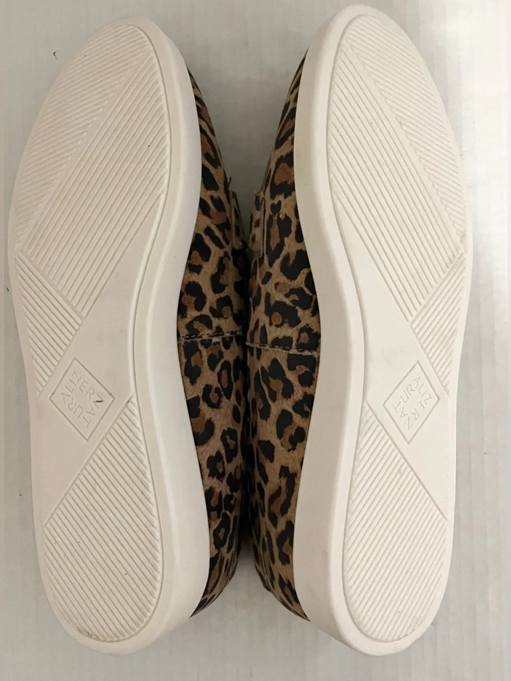 Naturalizer karis suede
